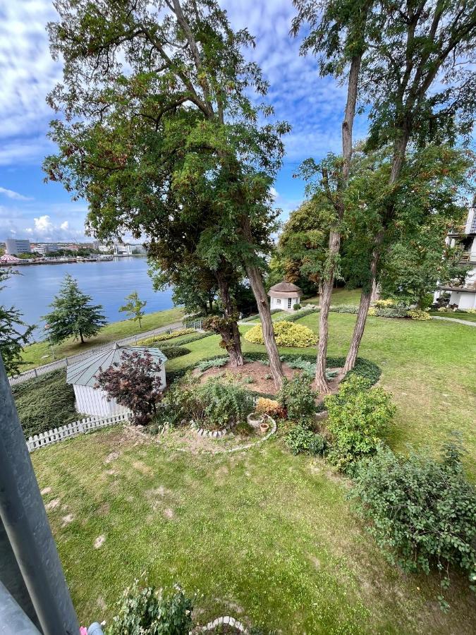 Traumwohnung Mit Stadthafen-Panorama! Zwei Schlafzimmer, Parkplatz Rostock Ngoại thất bức ảnh